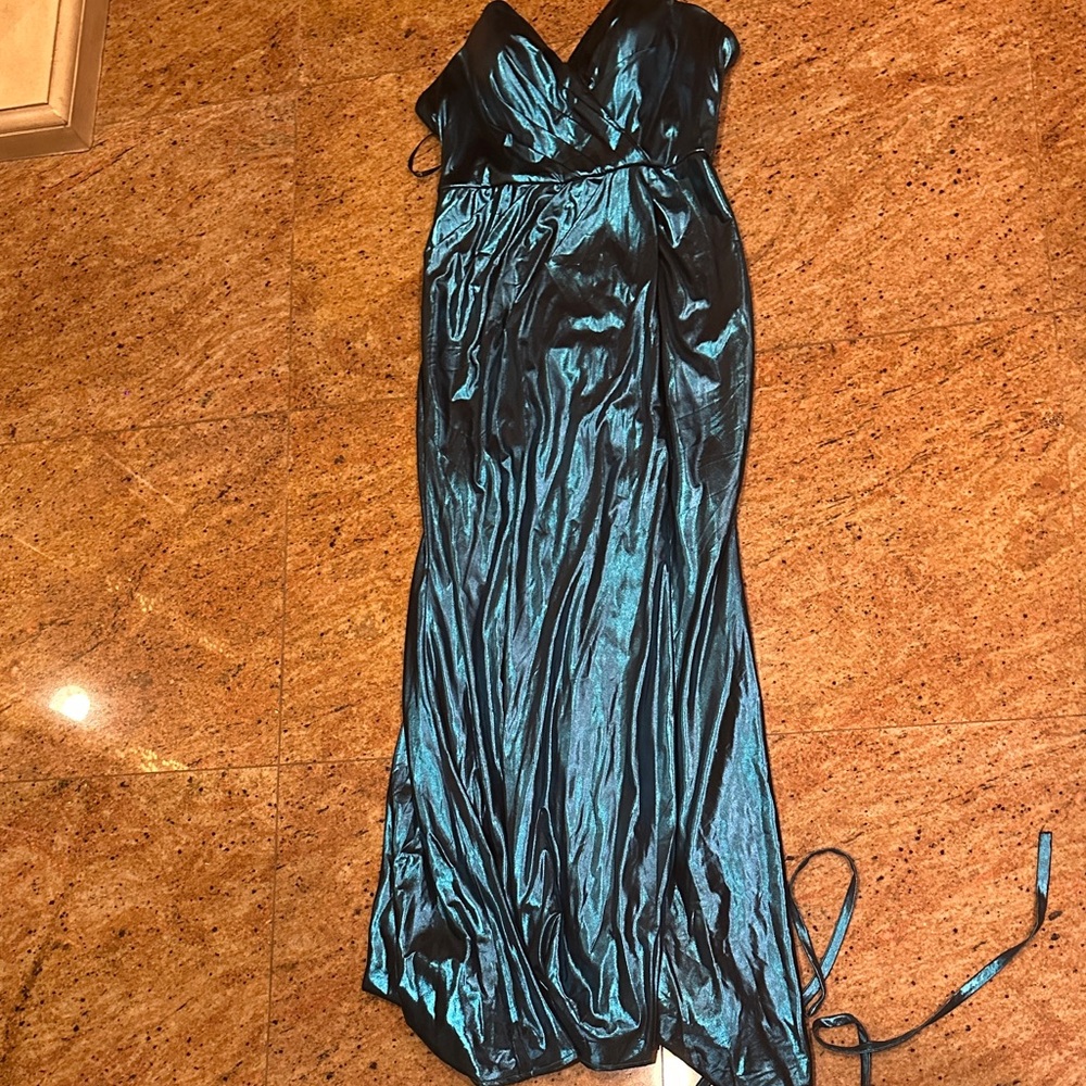 Elegant Teal Evening Gown